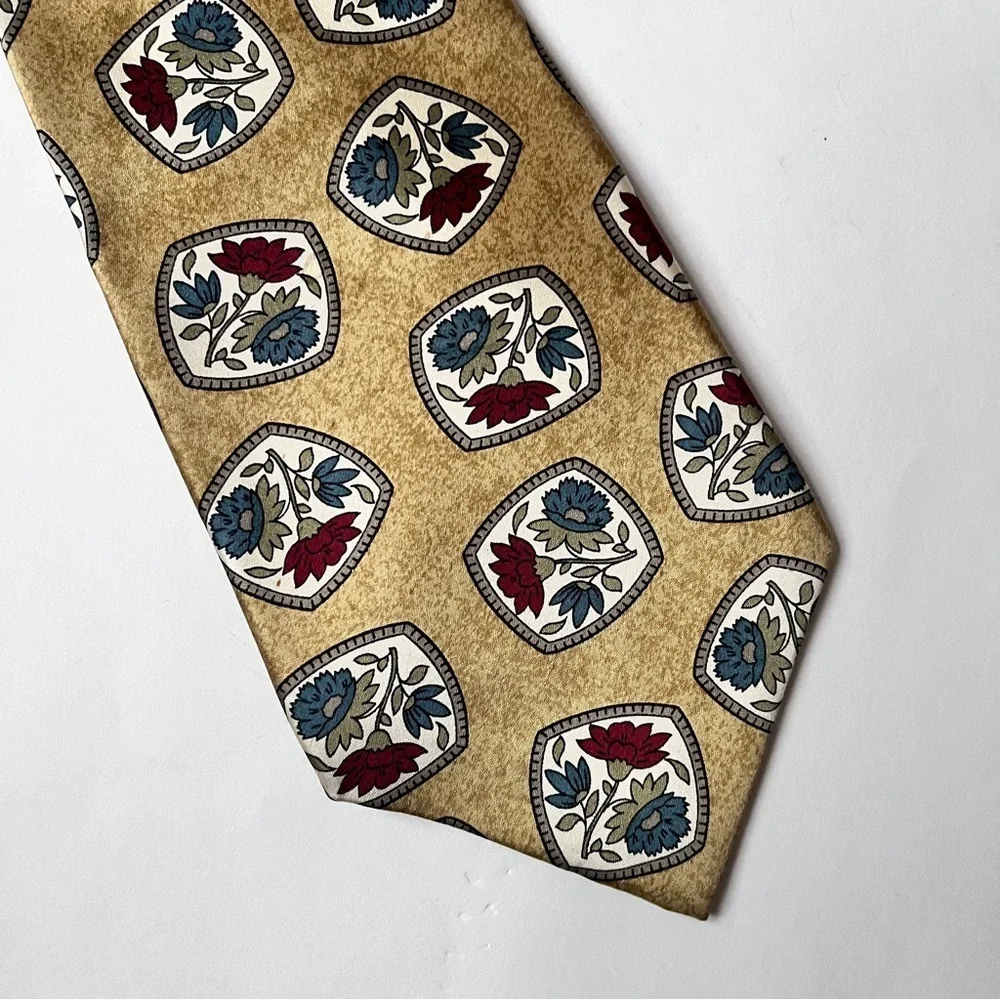 Oscar De La Renta Couture Gold Silk Velour No. 44 Floral Men’s Designer Neck Tie